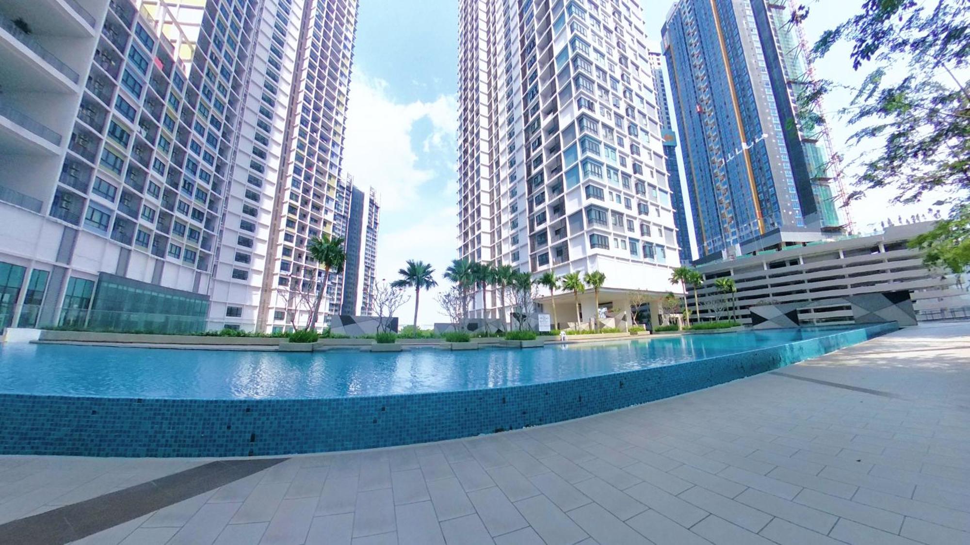 Pangsapuri 8pax 2r1b Deluxe Suite, I-city, I-soho, Beside Theme Park, Wifi 50